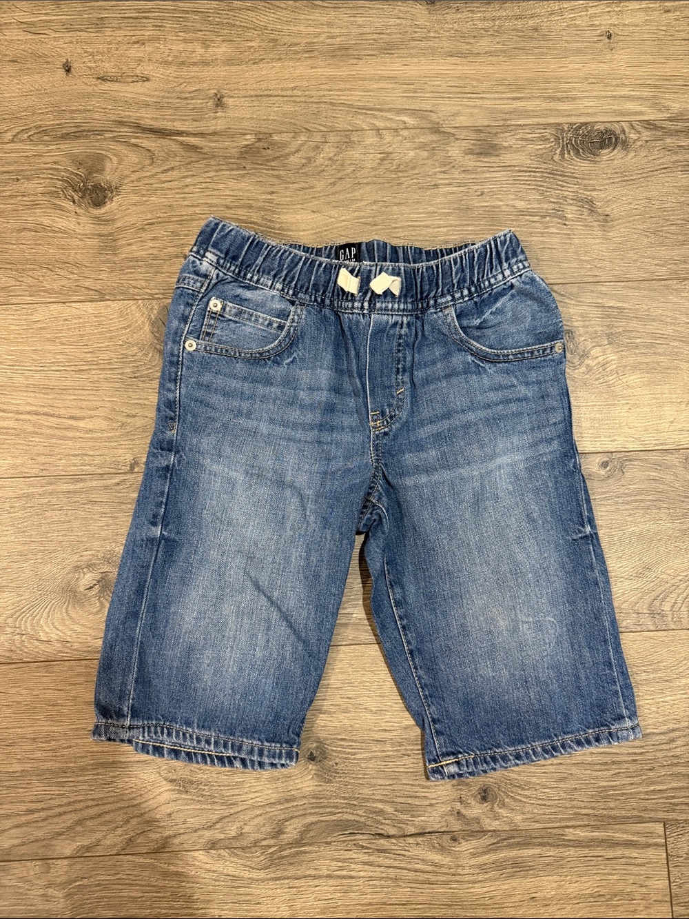 Like new: GAP Kids Medium Blue Denim Pull-On Shorts